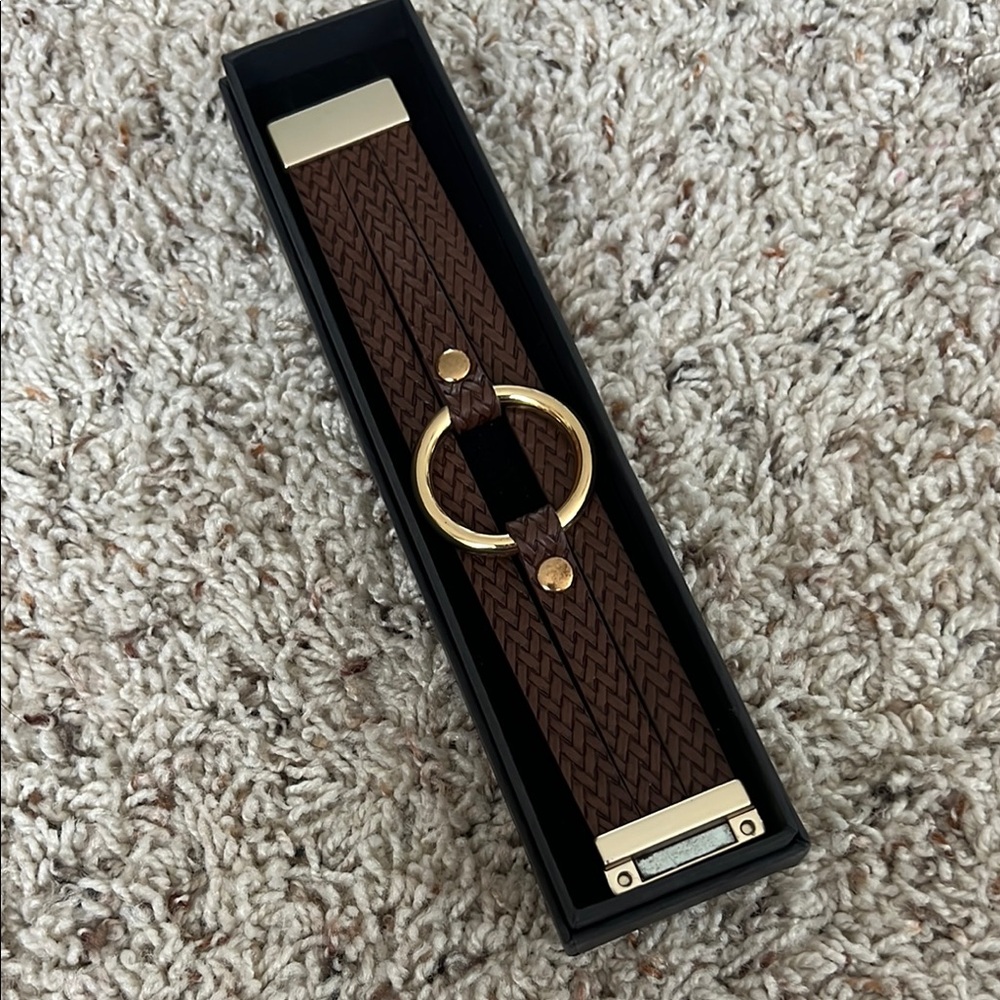 Elegant Brown and Gold Bracelet